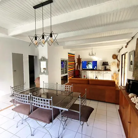 בית נופש La 1848 Narbonnaise *